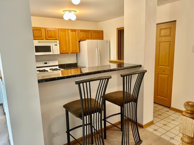 2482 Stoughton Circle, Aurora, IL 60502
