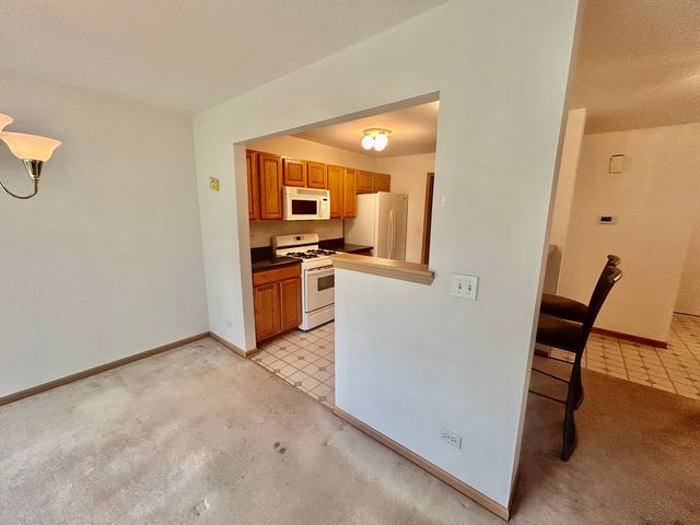 2482 Stoughton Circle, Aurora, IL 60502