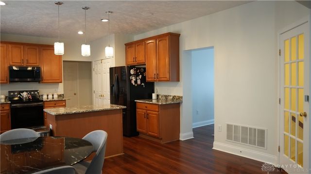 4193 Old Osprey Circle, Miamisburg, OH 45342