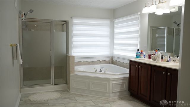 4193 Old Osprey Circle, Miamisburg, OH 45342