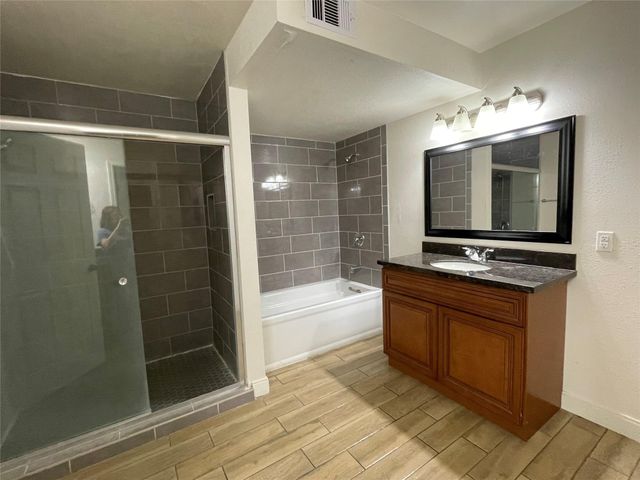 1909 Bittercreek Drive, Houston, TX 77042