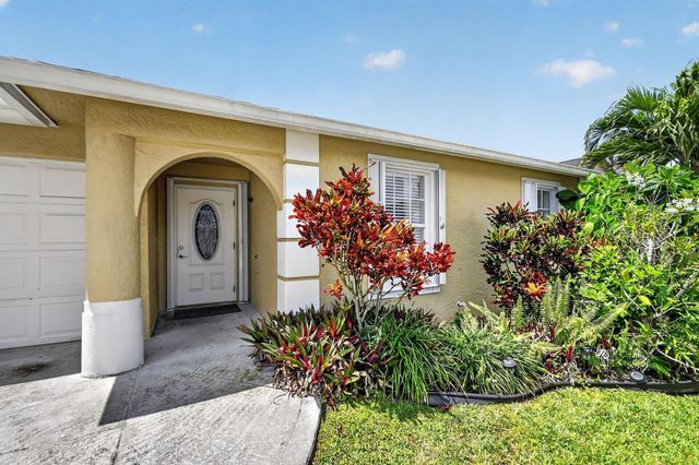 1080 Salmon Isle, Greenacres, FL 33413