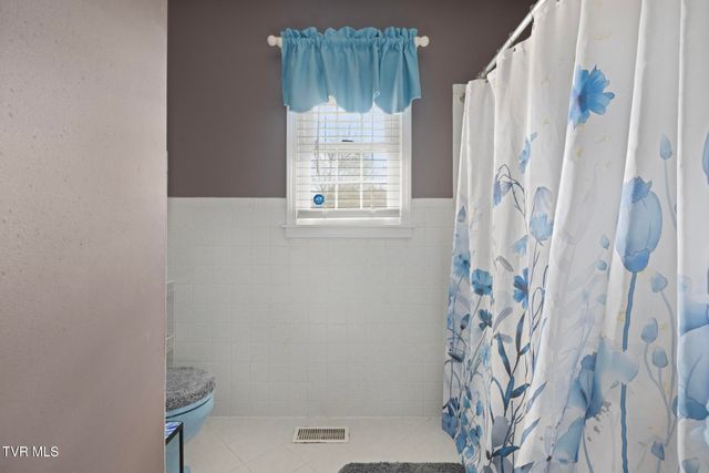 133 Bishop Circle, Elizabethton, TN 37643