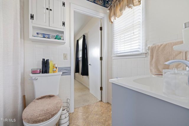 133 Bishop Circle, Elizabethton, TN 37643