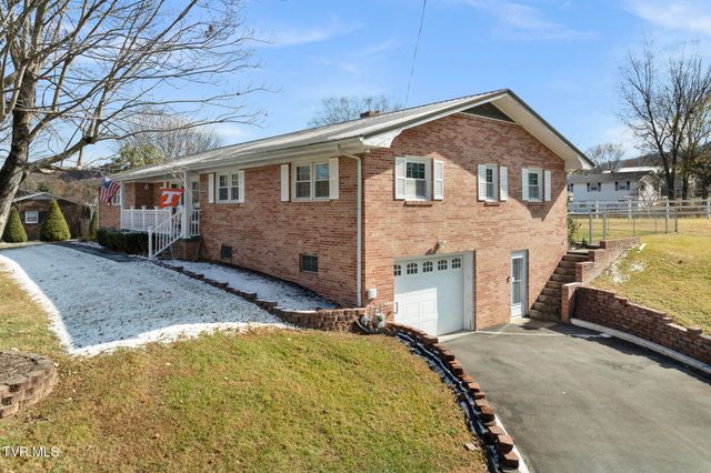 133 Bishop Circle, Elizabethton, TN 37643