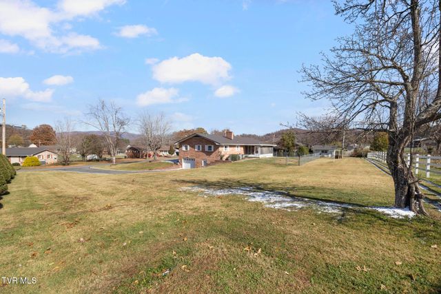 133 Bishop Circle, Elizabethton, TN 37643