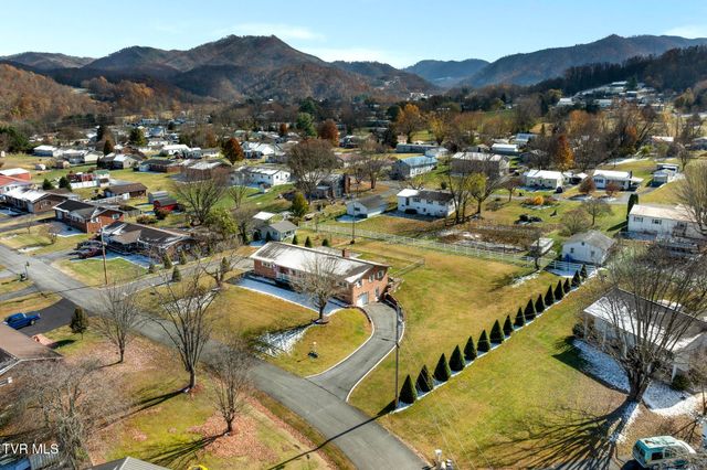 133 Bishop Circle, Elizabethton, TN 37643