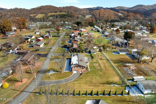 133 Bishop Circle, Elizabethton, TN 37643