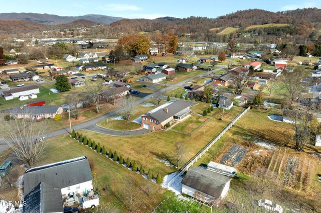 133 Bishop Circle, Elizabethton, TN 37643