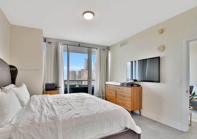 888 Biscayne Blvd 1904, Miami, FL 33132