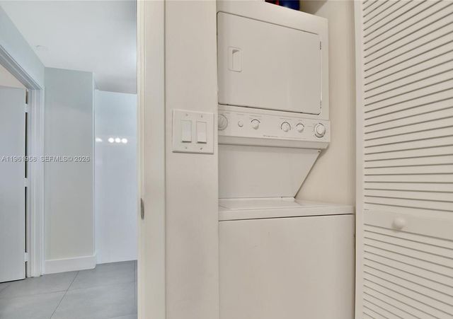 888 Biscayne Blvd 1904, Miami, FL 33132