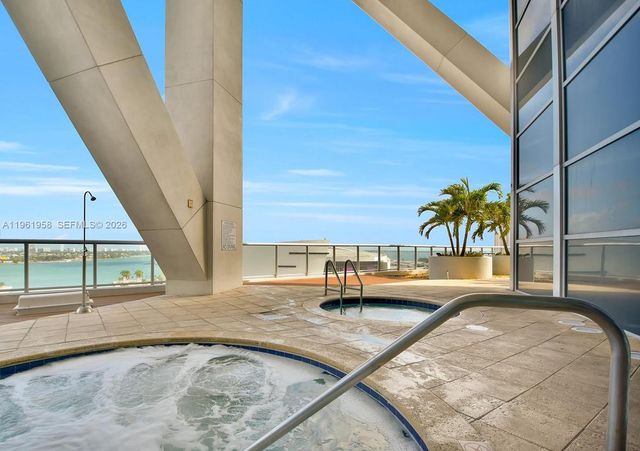 888 Biscayne Blvd 1904, Miami, FL 33132