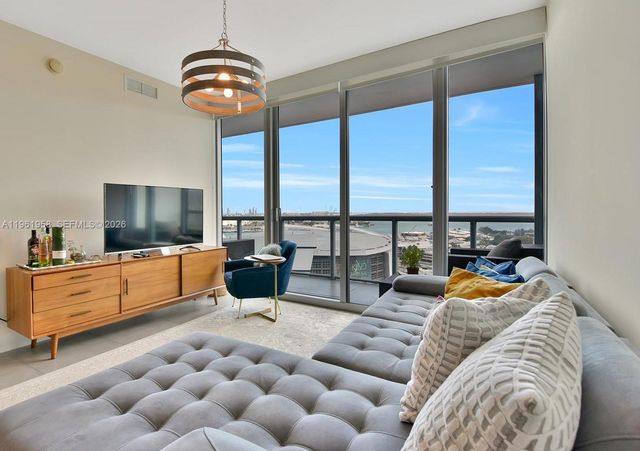 888 Biscayne Blvd 1904, Miami, FL 33132