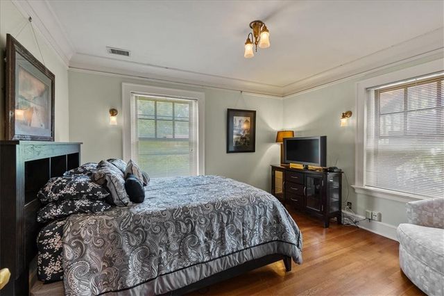 3601 Charlotte Street, Kansas City, MO 64109