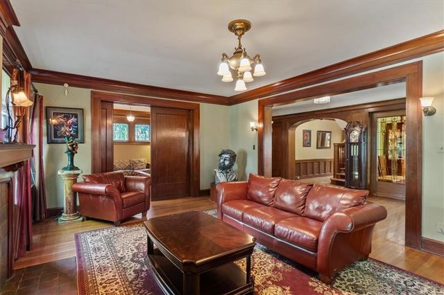 3601 Charlotte Street, Kansas City, MO 64109