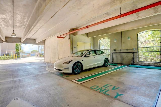 616 Clearwater Park Road 1106, West Palm Beach, FL 33401