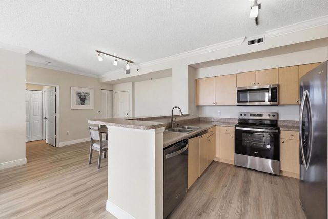 616 Clearwater Park Road 1106, West Palm Beach, FL 33401