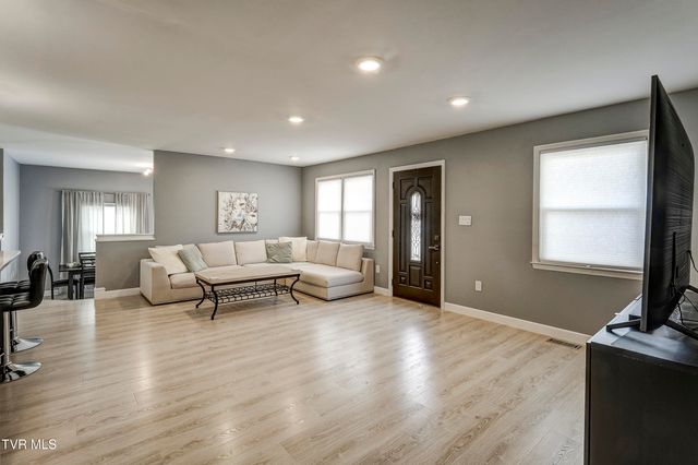 500 Sunnyvale Drive, Johnson City, TN 37601