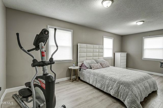 500 Sunnyvale Drive, Johnson City, TN 37601