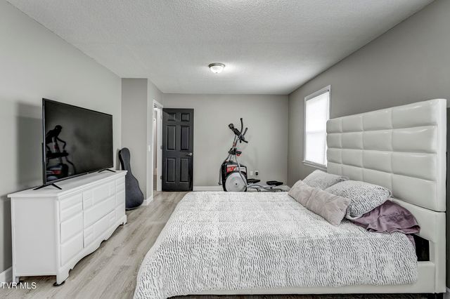 500 Sunnyvale Drive, Johnson City, TN 37601