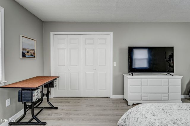 500 Sunnyvale Drive, Johnson City, TN 37601