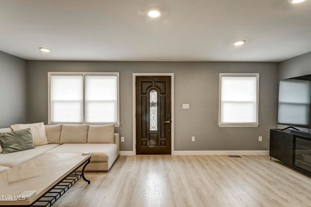 500 Sunnyvale Drive, Johnson City, TN 37601