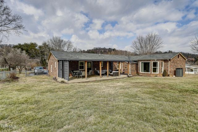 500 Sunnyvale Drive, Johnson City, TN 37601