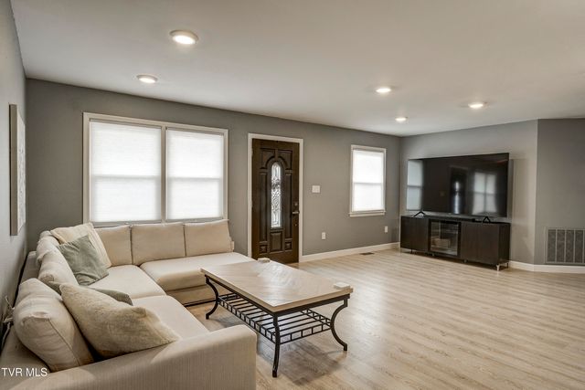 500 Sunnyvale Drive, Johnson City, TN 37601