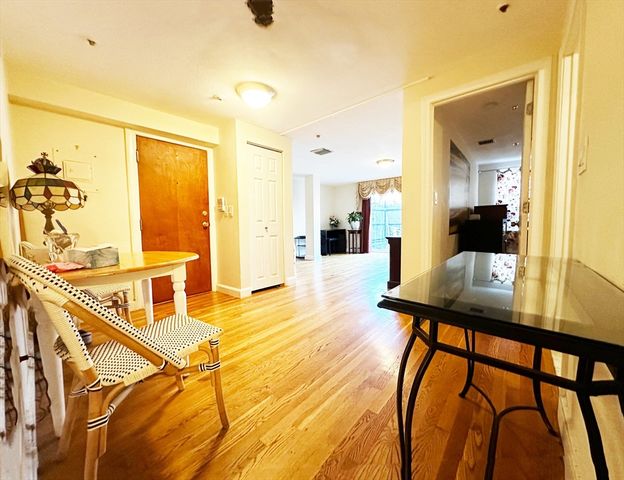 1415 Commonwealth Ave 102, Boston, MA 02135