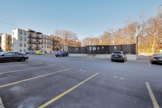 1415 Commonwealth Ave 102, Boston, MA 02135