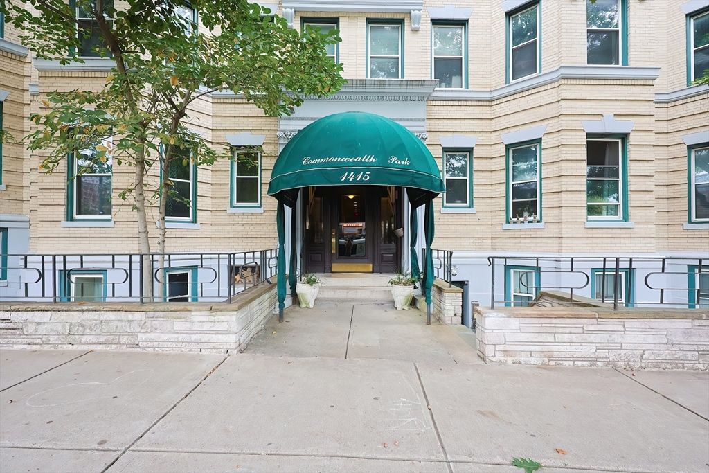 1415 Commonwealth Ave 102, Boston, MA 02135