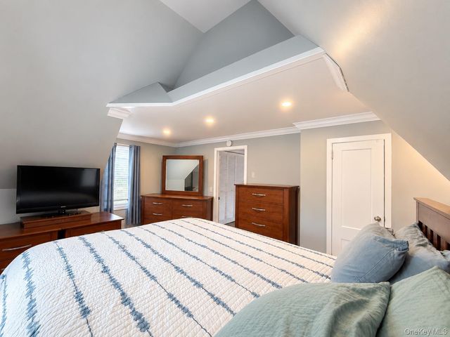 88 West Boulevard, East Rockaway, NY 11518