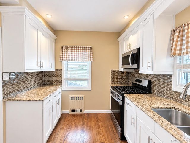 88 West Boulevard, East Rockaway, NY 11518