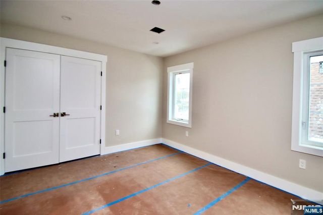 5-24 Summit Avenue, Fair Lawn, NJ 07410