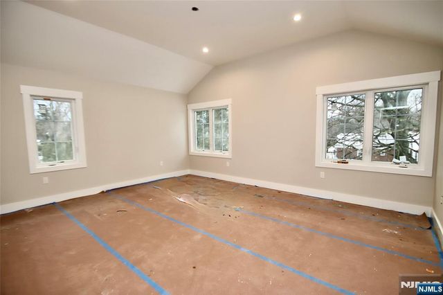 5-24 Summit Avenue, Fair Lawn, NJ 07410