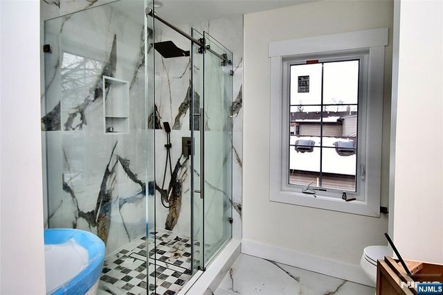 5-24 Summit Avenue, Fair Lawn, NJ 07410