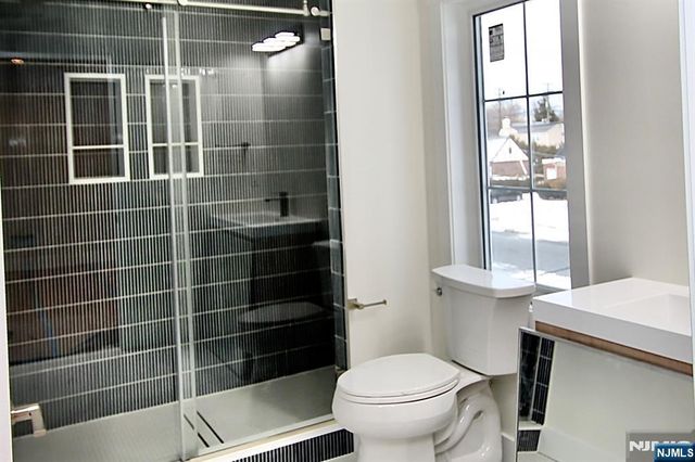 5-24 Summit Avenue, Fair Lawn, NJ 07410