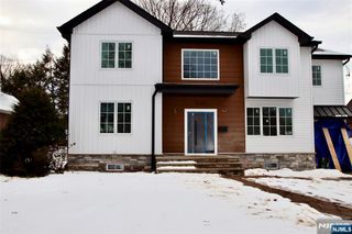 5-24 Summit Avenue, Fair Lawn, NJ 07410