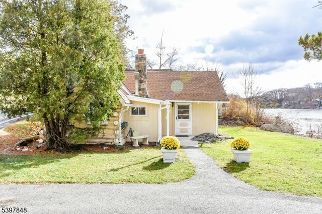 213 Otterhole Rd, West Milford Twp., NJ 07480