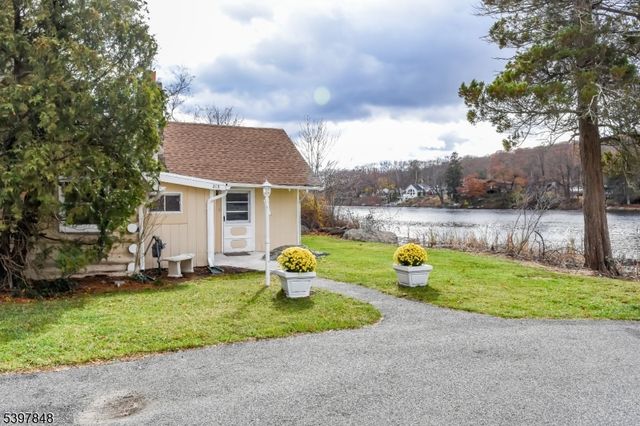 213 Otterhole Rd, West Milford Twp., NJ 07480