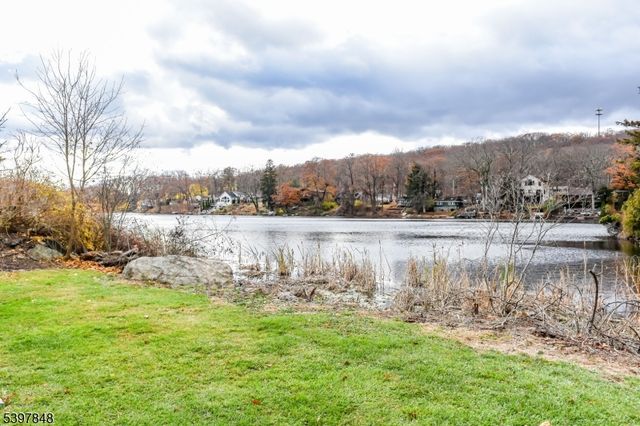 213 Otterhole Rd, West Milford Twp., NJ 07480