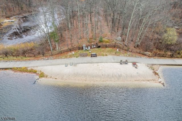 213 Otterhole Rd, West Milford Twp., NJ 07480