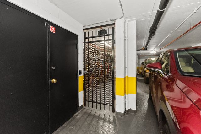 4170 N Marine Drive 14H, Chicago, IL 60613