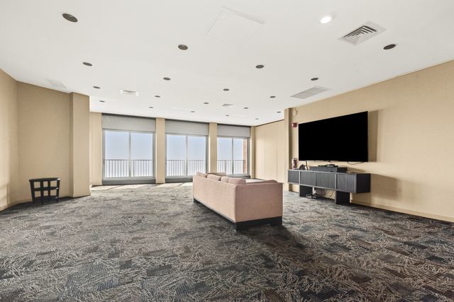 4170 N Marine Drive 14H, Chicago, IL 60613