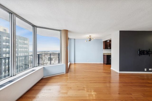 4170 N Marine Drive 14H, Chicago, IL 60613