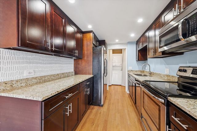 4170 N Marine Drive 14H, Chicago, IL 60613