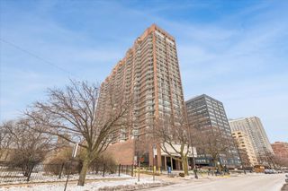 4170 N Marine Drive 14H, Chicago, IL 60613