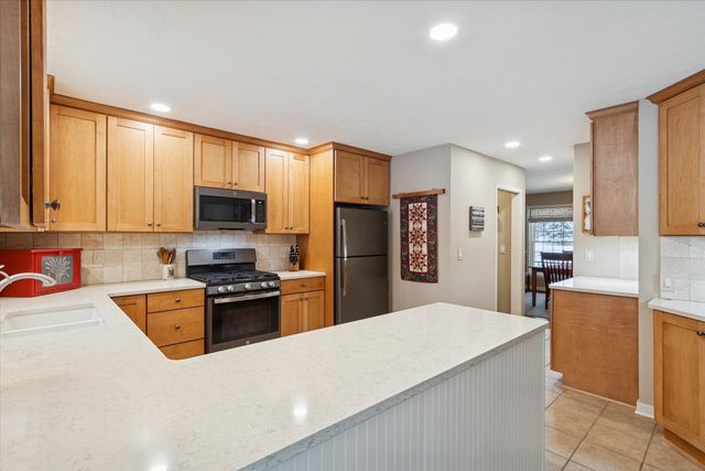 10906 HAMBORG Road, Roscoe, IL 61073