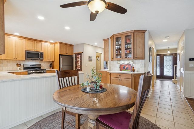 10906 HAMBORG Road, Roscoe, IL 61073