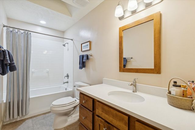 10906 HAMBORG Road, Roscoe, IL 61073